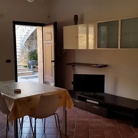La Marinella Apartment *