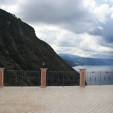 La Marinella Apartment *